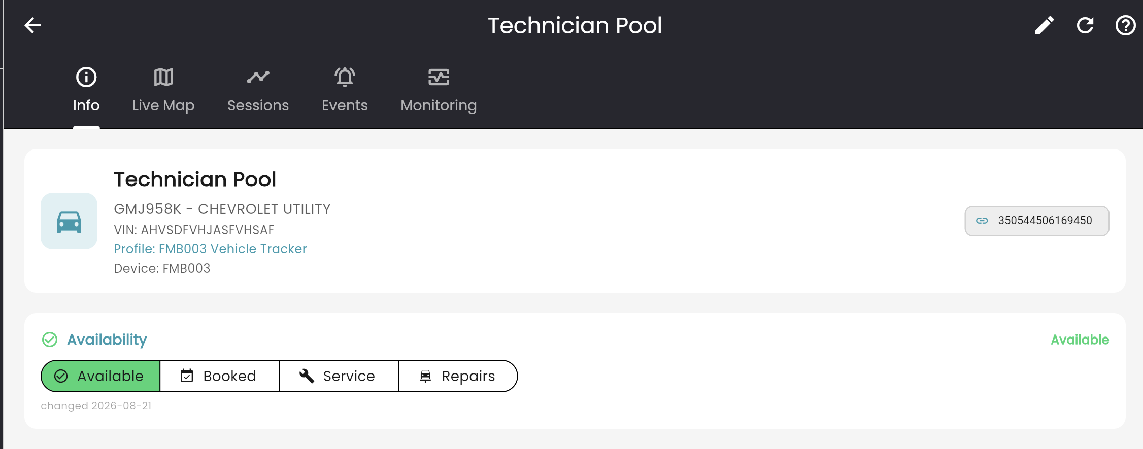 Vehicle detail header with availability set to Available and tabs for live map, sessions, events and monitoring